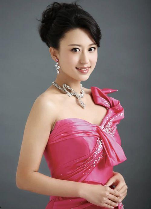 莎娜爆料主持人视频,主持人幕后真相大揭秘